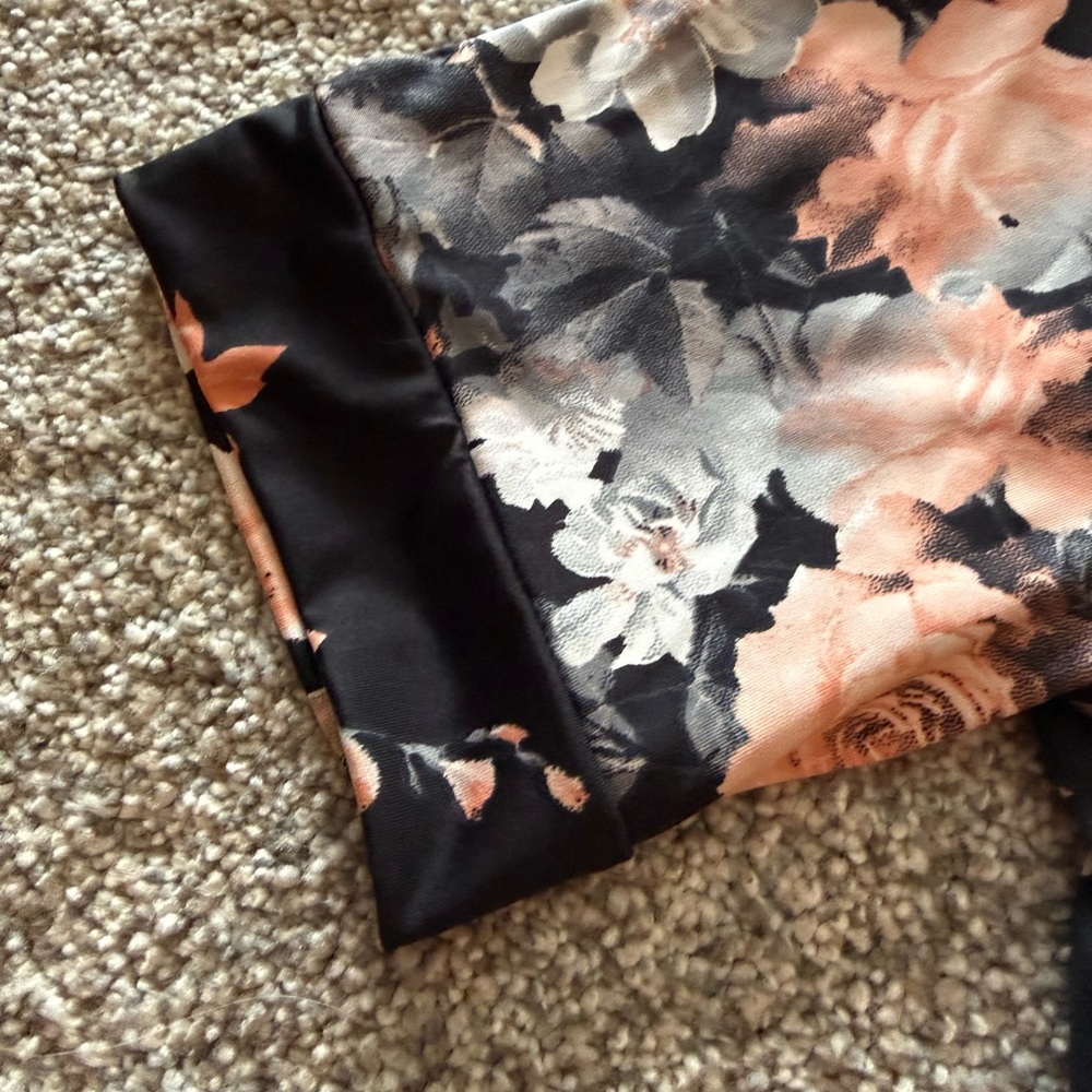 Women’s White Birch Black Floral V-Neck tunic - Peach Rose Print - Picture 2 of 5